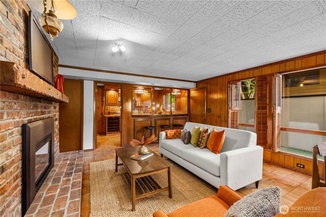 11032 39th Avenue NE, Seattle, WA 98125