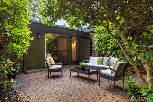 11032 39th Avenue NE, Seattle, WA 98125