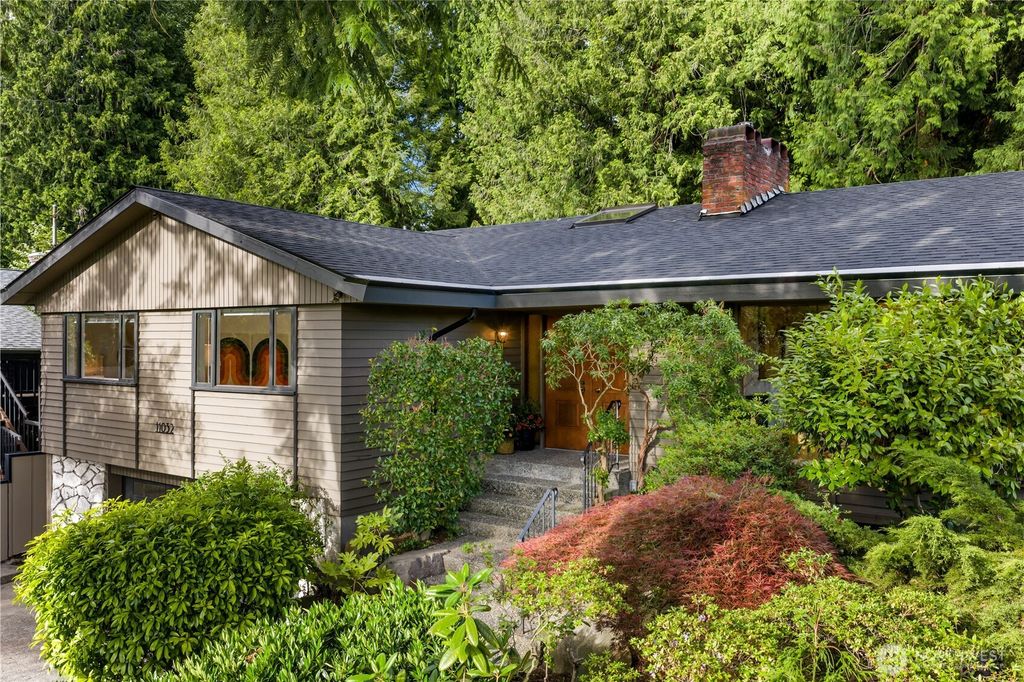 11032 39th Avenue NE, Seattle, WA 98125