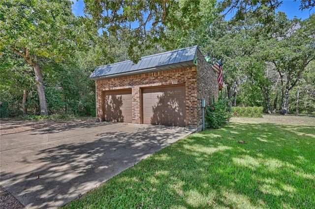5603 Sandy Creek Lane, Brenham, TX 77833
