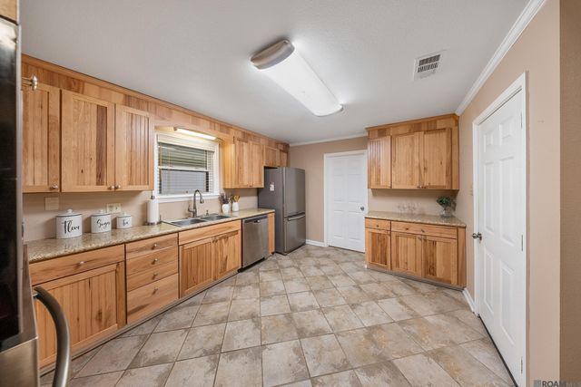 1507 Chartres Ave, Denham Springs, LA 70726