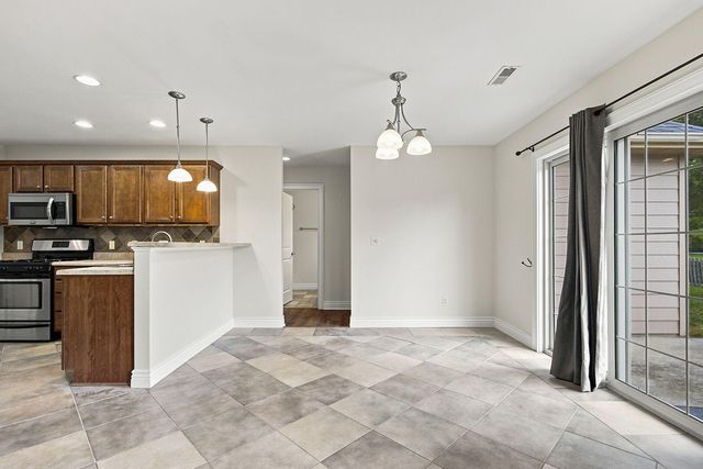 3102 CRABAPPLE LN, Columbia, MO 65203