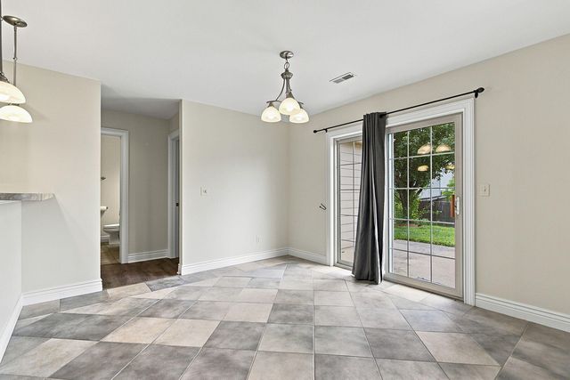3102 CRABAPPLE LN, Columbia, MO 65203
