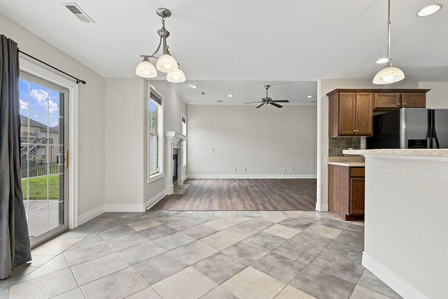 3102 CRABAPPLE LN, Columbia, MO 65203