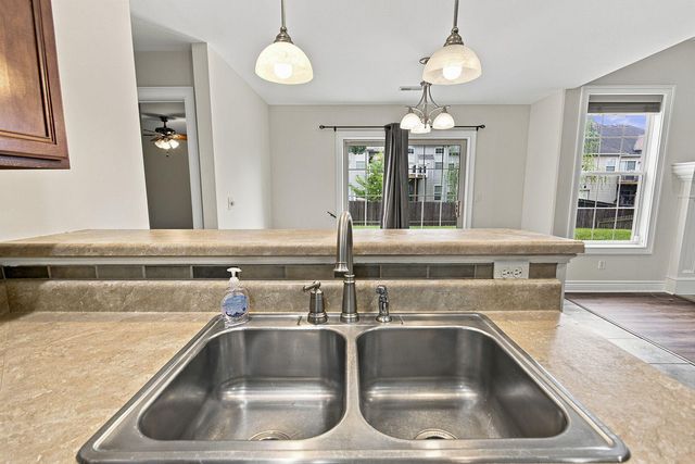 3102 CRABAPPLE LN, Columbia, MO 65203