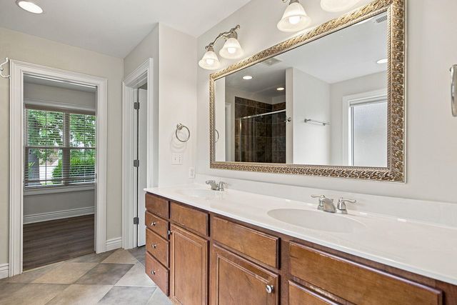 3102 CRABAPPLE LN, Columbia, MO 65203