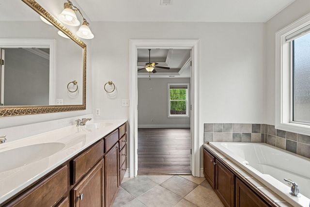 3102 CRABAPPLE LN, Columbia, MO 65203