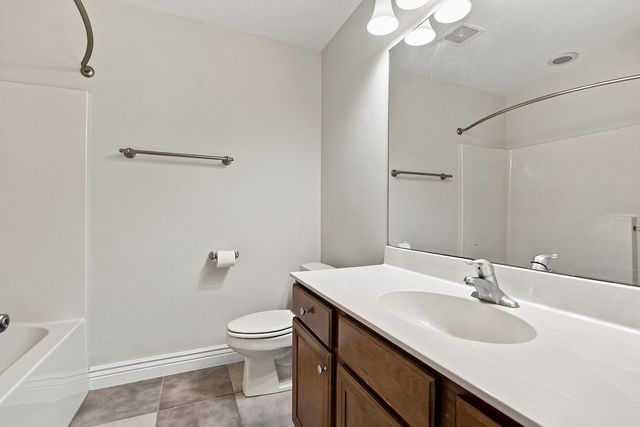 3102 CRABAPPLE LN, Columbia, MO 65203