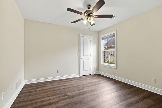 3102 CRABAPPLE LN, Columbia, MO 65203