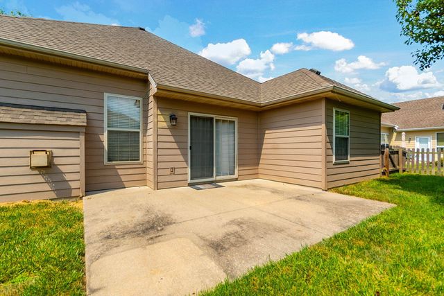 3102 CRABAPPLE LN, Columbia, MO 65203