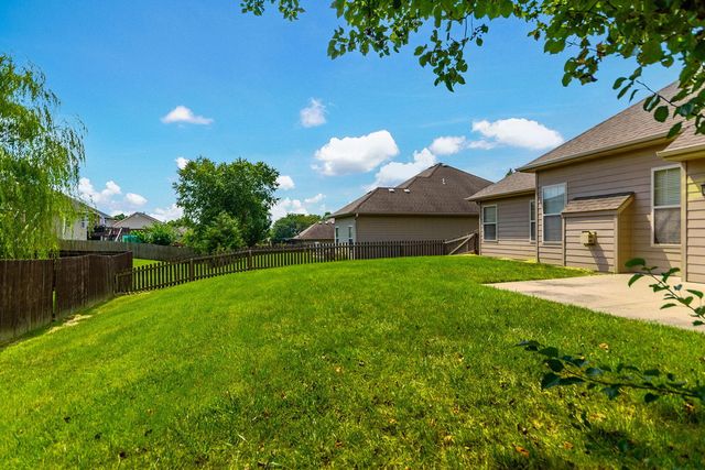 3102 CRABAPPLE LN, Columbia, MO 65203