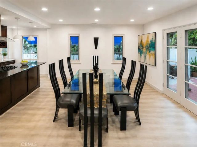 1424 E Mountain, Glendale, CA 91207