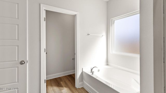 6608 Palm Pointe Drive, Ocean Springs, MS 39564