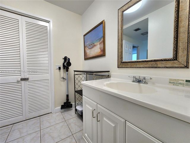 3505 S Ocean Drive 508, Hollywood, FL 33019