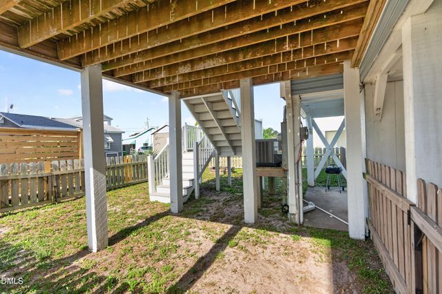 111 Hanby Avenue, Carolina Beach, NC 28428
