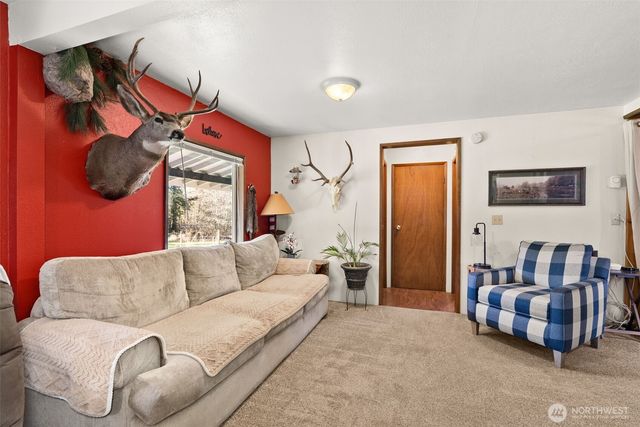 1415 Centralia Alpha Road, Chehalis, WA 98532