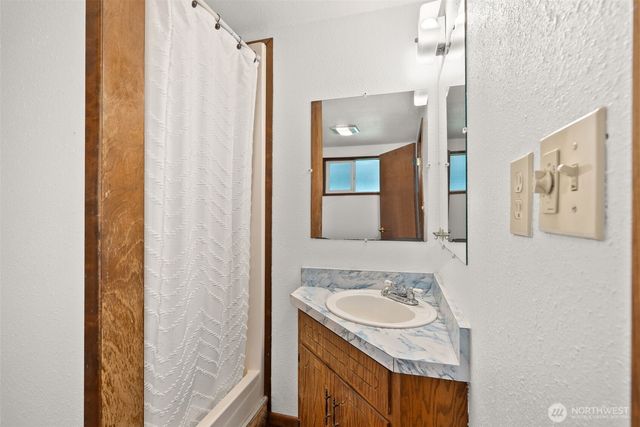 1415 Centralia Alpha Road, Chehalis, WA 98532