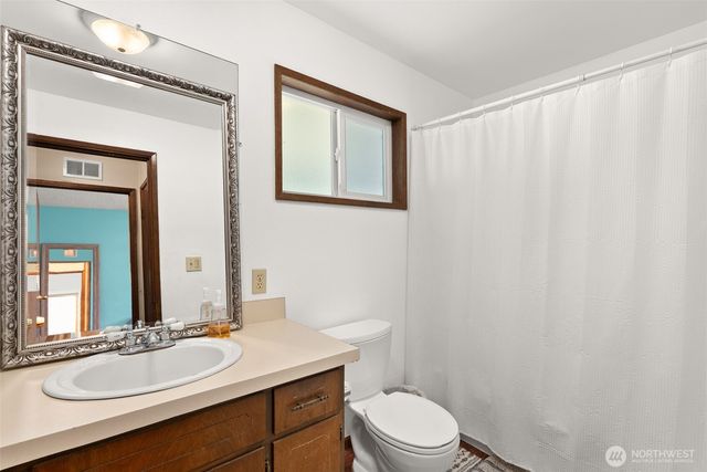 1415 Centralia Alpha Road, Chehalis, WA 98532