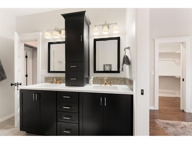 5647 S Louthan St, Littleton, CO 80120