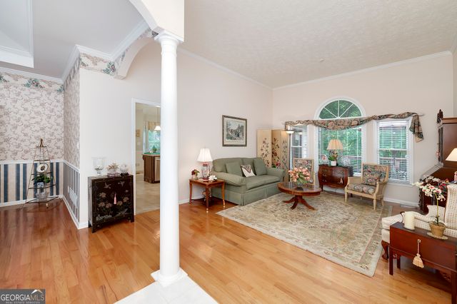 215 Oakwood Lakes Drive, Hampton, GA 30228