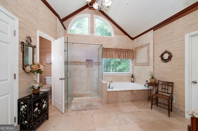 215 Oakwood Lakes Drive, Hampton, GA 30228
