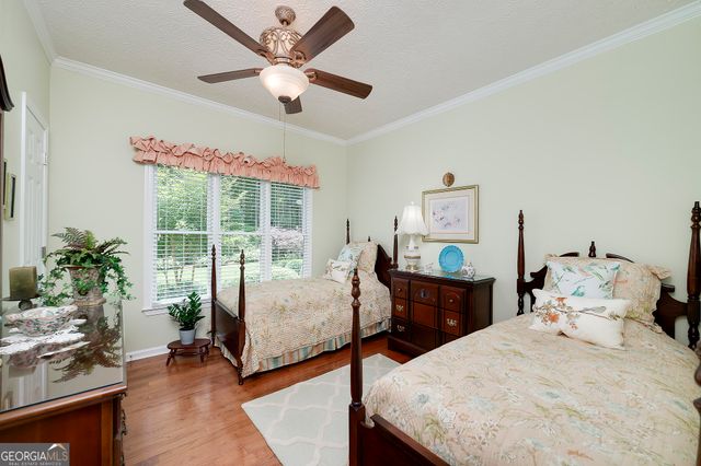 215 Oakwood Lakes Drive, Hampton, GA 30228