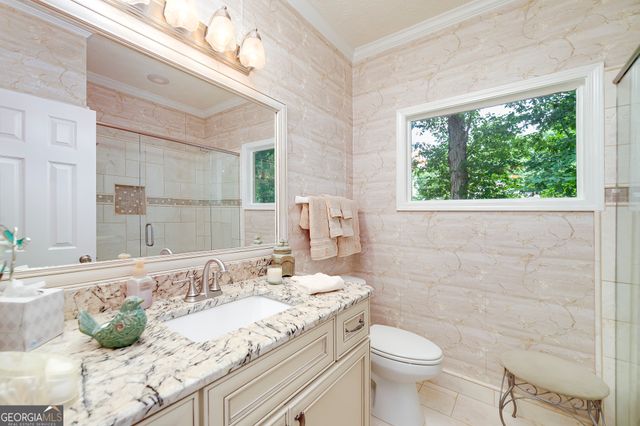 215 Oakwood Lakes Drive, Hampton, GA 30228