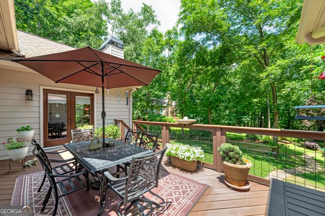 215 Oakwood Lakes Drive, Hampton, GA 30228