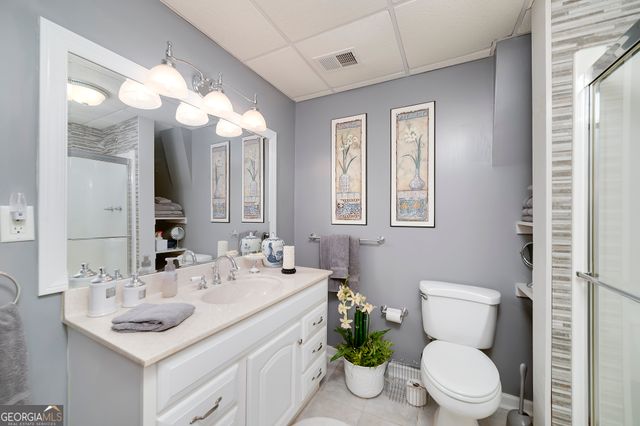 215 Oakwood Lakes Drive, Hampton, GA 30228