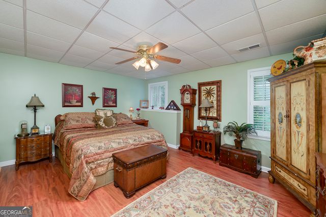215 Oakwood Lakes Drive, Hampton, GA 30228