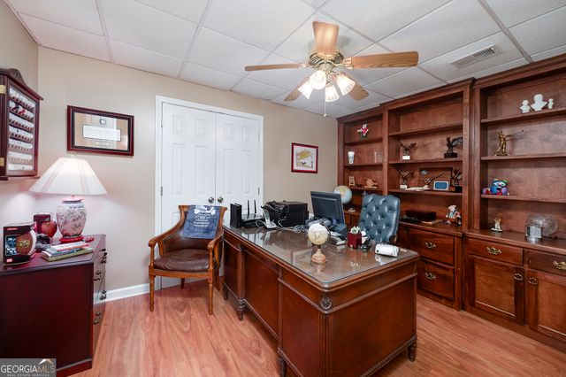 215 Oakwood Lakes Drive, Hampton, GA 30228