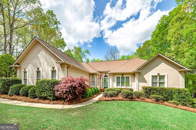 215 Oakwood Lakes Drive, Hampton, GA 30228