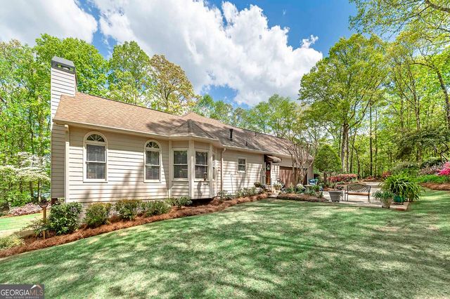 215 Oakwood Lakes Drive, Hampton, GA 30228