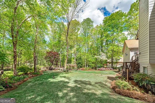 215 Oakwood Lakes Drive, Hampton, GA 30228