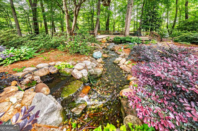 215 Oakwood Lakes Drive, Hampton, GA 30228