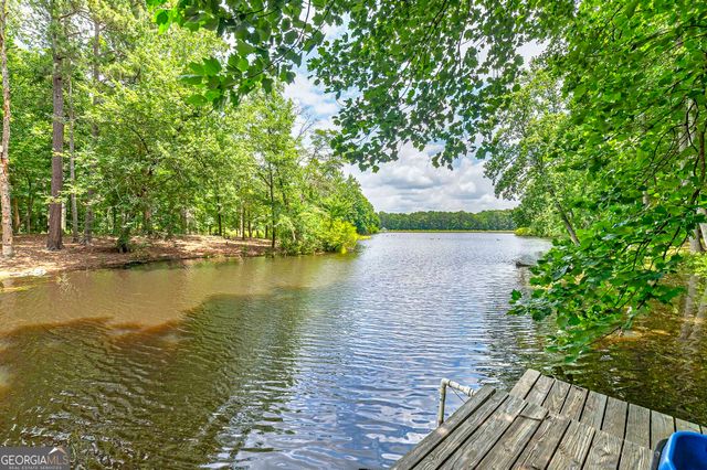 215 Oakwood Lakes Drive, Hampton, GA 30228