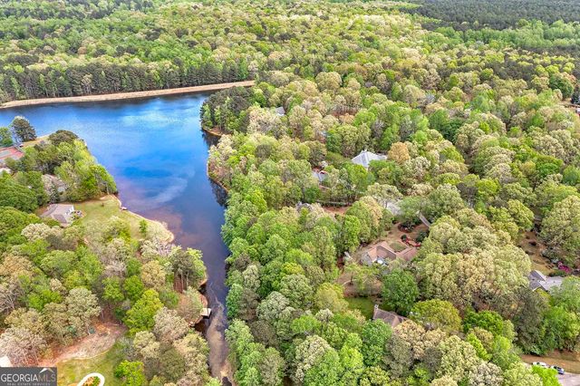 215 Oakwood Lakes Drive, Hampton, GA 30228