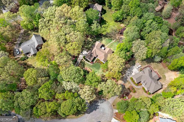 215 Oakwood Lakes Drive, Hampton, GA 30228