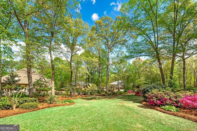 215 Oakwood Lakes Drive, Hampton, GA 30228