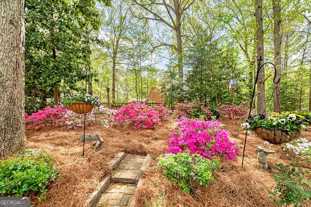 215 Oakwood Lakes Drive, Hampton, GA 30228