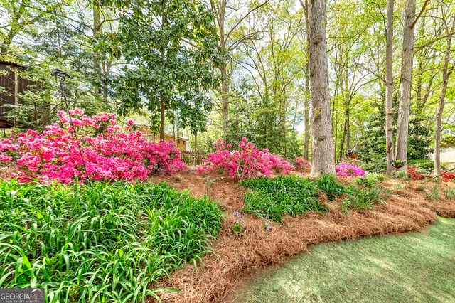 215 Oakwood Lakes Drive, Hampton, GA 30228