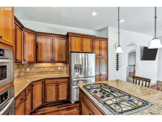 13370 Se WOODLAND Cir, Happy Valley, OR 97086