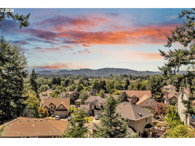 13370 Se WOODLAND Cir, Happy Valley, OR 97086