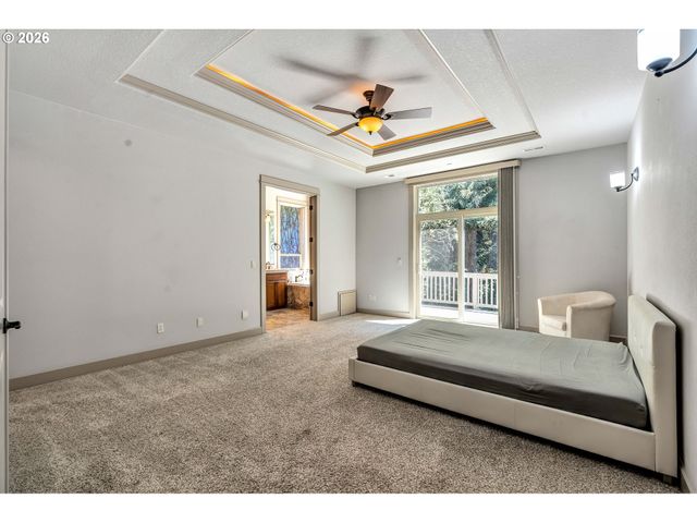 13370 Se WOODLAND Cir, Happy Valley, OR 97086