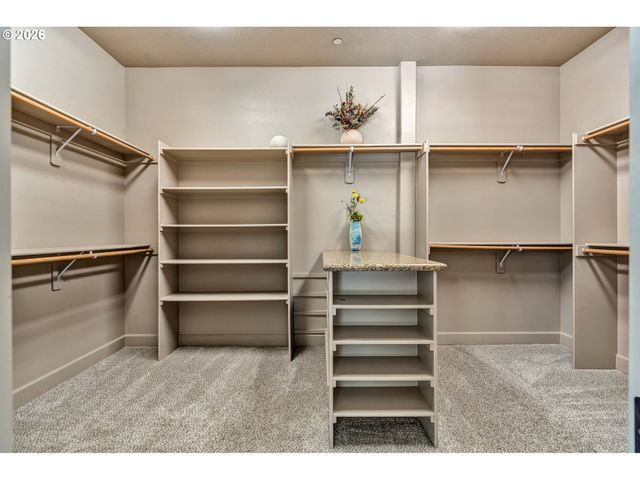 13370 Se WOODLAND Cir, Happy Valley, OR 97086