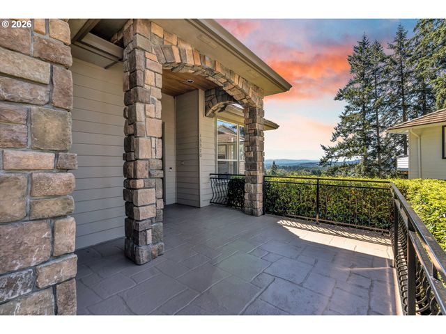 13370 Se WOODLAND Cir, Happy Valley, OR 97086