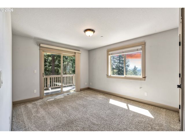 13370 Se WOODLAND Cir, Happy Valley, OR 97086