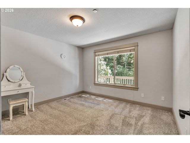 13370 Se WOODLAND Cir, Happy Valley, OR 97086