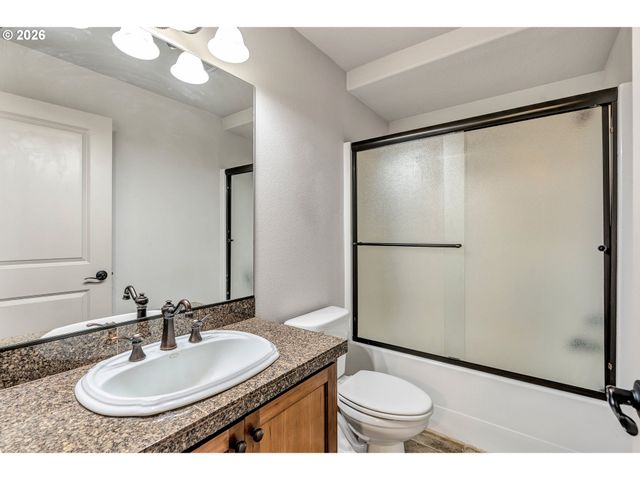 13370 Se WOODLAND Cir, Happy Valley, OR 97086