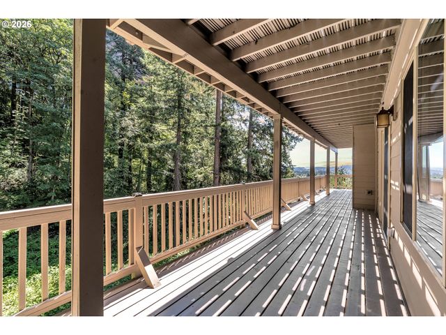 13370 Se WOODLAND Cir, Happy Valley, OR 97086
